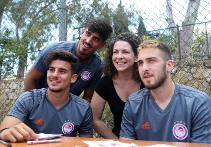 «Ερυθρόλευκη» επίσκεψη στο St. Catherine's School (pics)