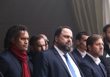 «Δεν φύγατε ποτέ από κοντά μας...» (vid, pics)