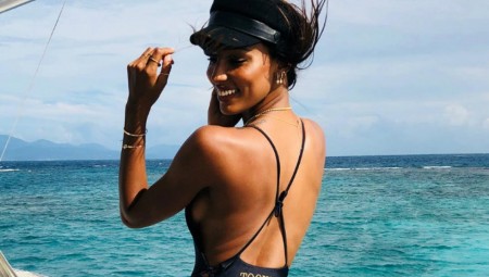 Jasmine Tookes: Το «Αγγελάκι» έχει καυτή πίσω όψη