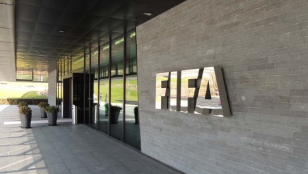 Εντολή της FIFA για ξένους διαιτητές