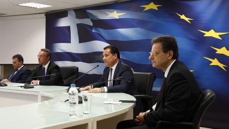 Κορονοϊός: Σε 1,7 εκ. εργαζόμενους το επίδομα των 800 ευρώ