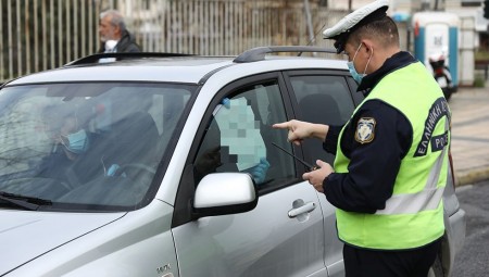 Κορονοϊός: Οι πρώτοι έλεγχοι της αστυνομίας (photos)