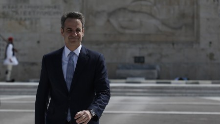 Μητσοτάκης: «Ισχύς και ενότητα, απέναντι στην πανδημία» (video)