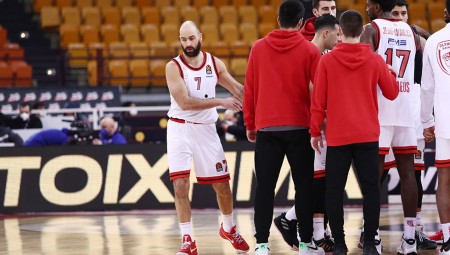 Το φάουλ στον Σπανούλη δεν το είδαν; (video)