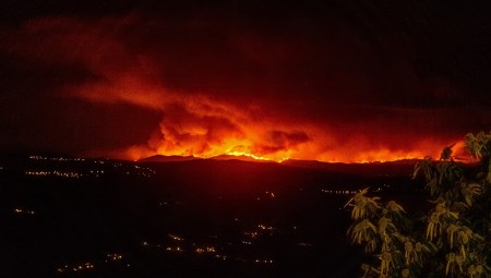 «Αδύνατο να σβήσουμε αυτήν την πυρκαγιά» (video)