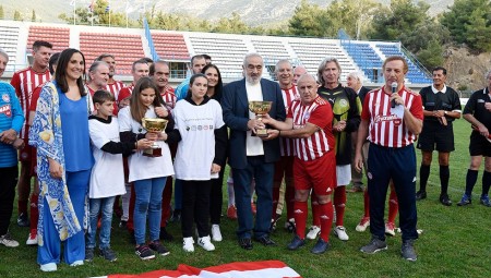 «Σήκω να παίξουμε μπάλα! Σήκω!» (video)