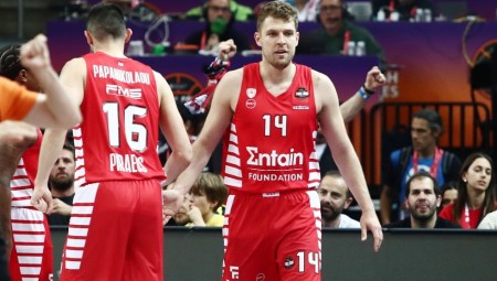 Ο Σάσα Βεζένκοφ βάζει στη «ζυγαριά» Euroleague και NBA