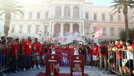 «Ερυθρόλευκη τρέλα» για τα ευρωπαϊκά του Θρύλου στη Σύρο! (photos)