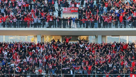 Χαμός στον Βόλο, με 10.000 κόσμο ο Ολυμπιακός!