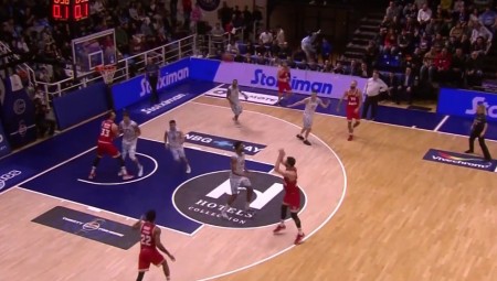 Νέο buzzer beater από τον Άλεκ Πίτερς! (video)