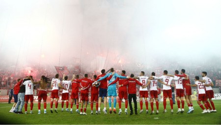 «Παίκτες και κόσμος ένα» (vid)