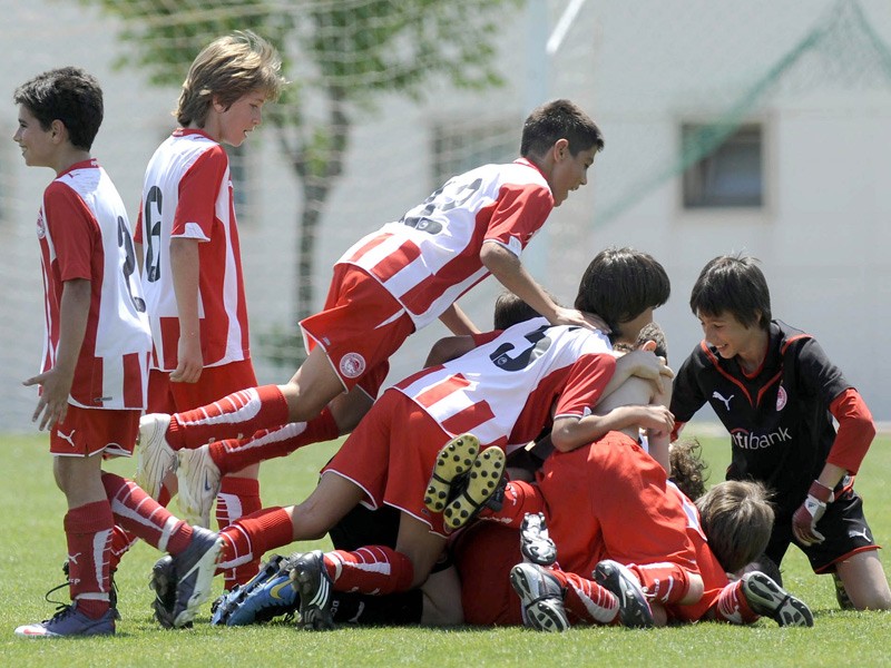 Παρουσιάζει τα Camps 2011