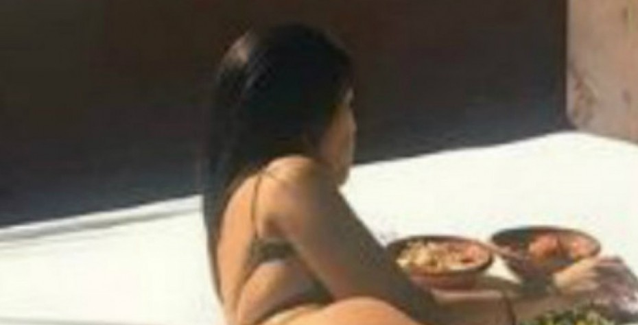 Η Kourtney Kardashian «λιάζεται» και μας τα δείχνει όλα 