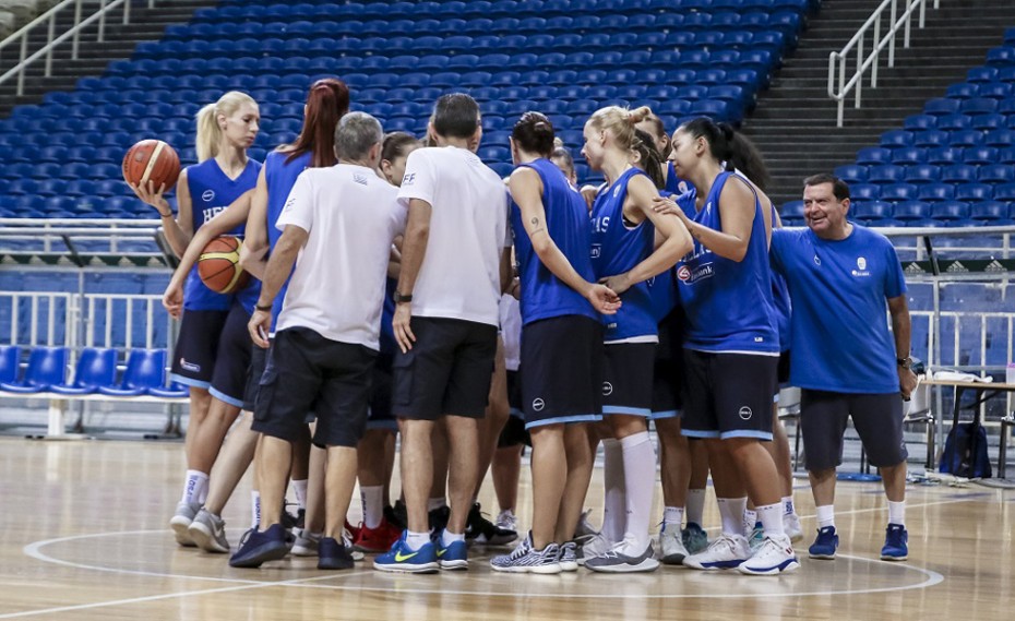 Έξι «ερυθρόλευκες» στην εθνική Γυναικών