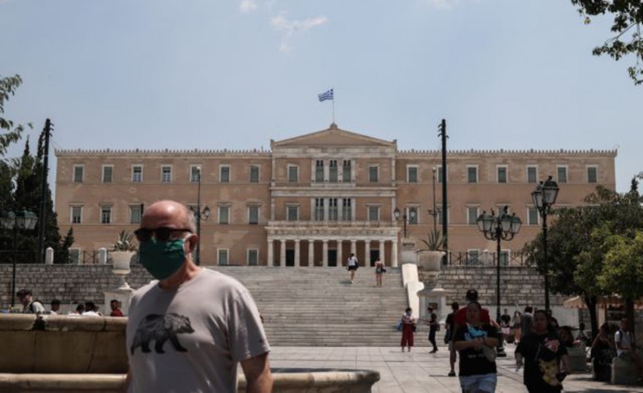 Αυξάνονται οι εστίες κρουσμάτων. Μήνυμα αφύπνισης θέλει να στείλει η Kυβέρνηση