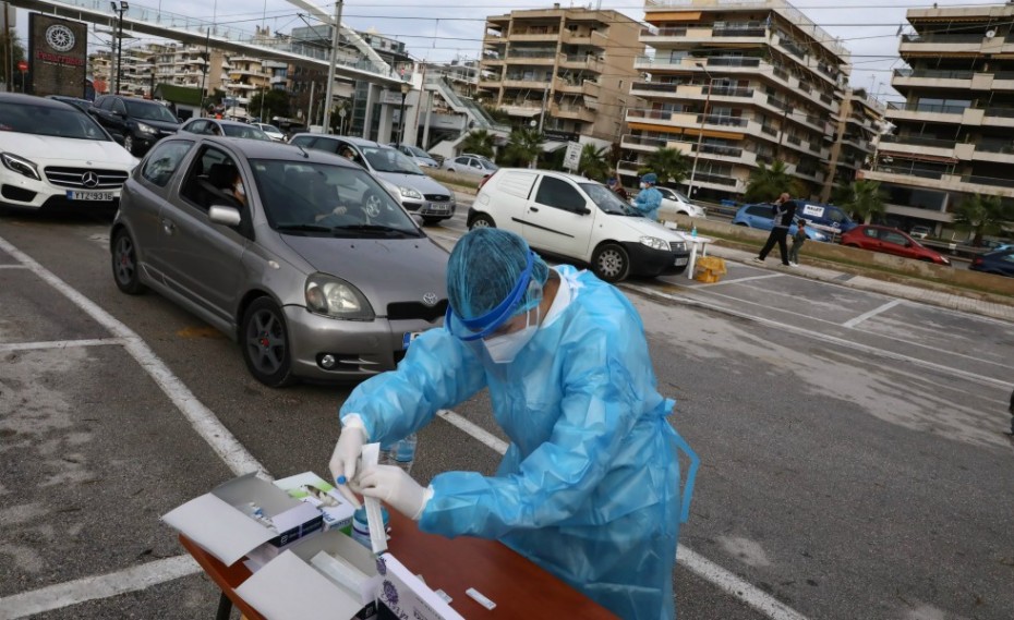 Κορονοϊός : 639 νέα κρούσματα και 62 θάνατοι – Στους 558 οι διασωληνωμένοι