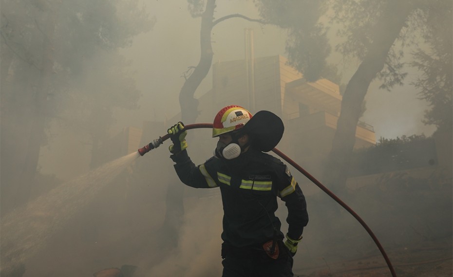 Αυτοψία του MEGA στην φωτιά στην Σταμάτα (video)