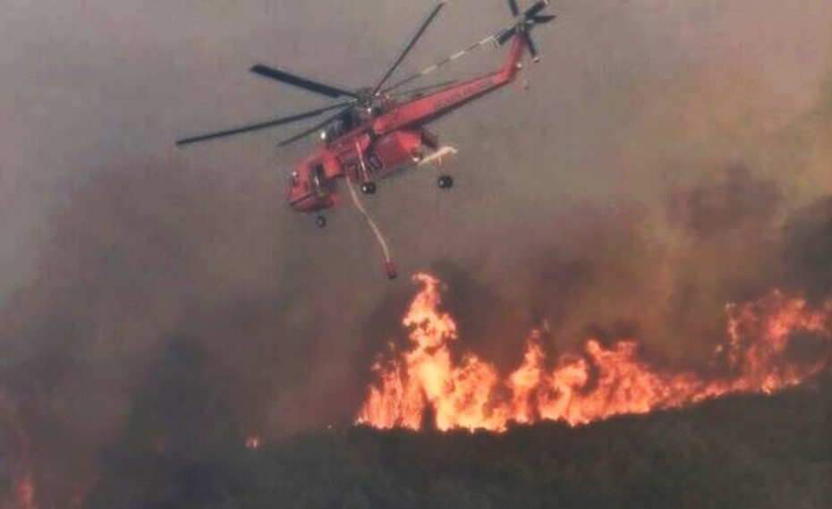 Ανεξέλεγκτη η φωτιά στην Ηλεία...