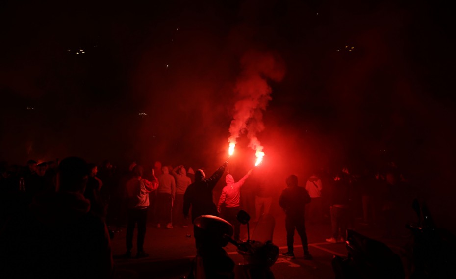 Η Θύρα 7 έκανε τη νύχτα... μέρα μετά το 10-0 (video)