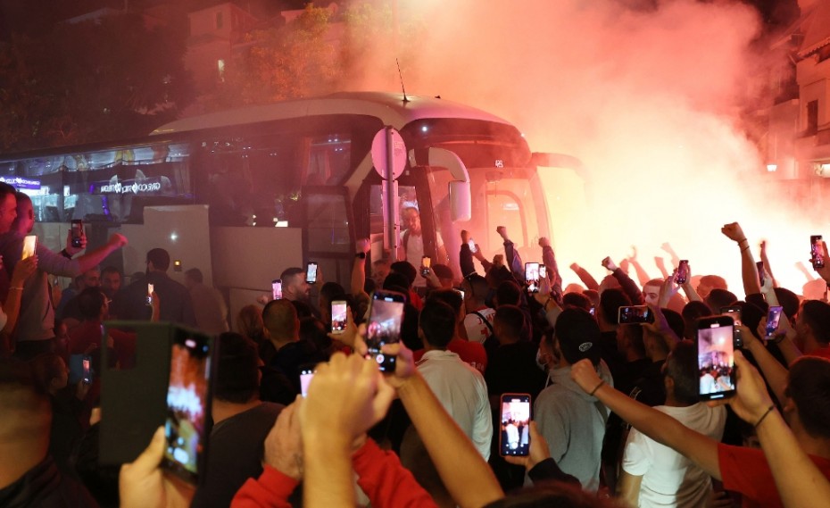 Κοκκίνησε (ξανά) η Κρήτη! Θρυλική υποδοχή! (photos)