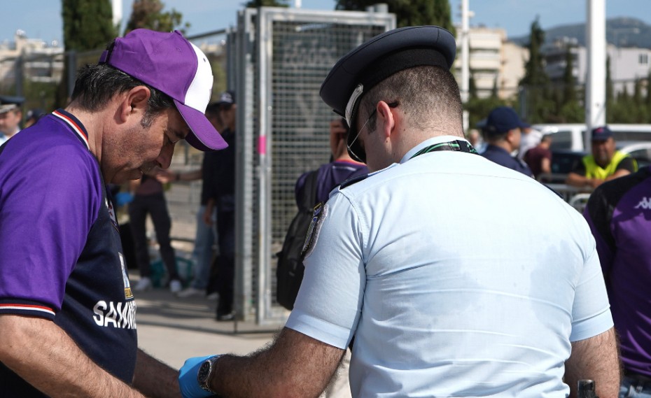 Συνελήφθη 48χρονος οπαδός στη Νέα Φιλαδέλφεια, με μαχαίρι και διακριτικά της ΑΕΚ