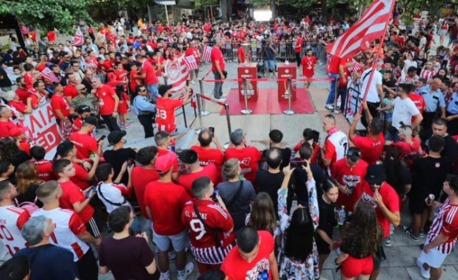 Η υποδοχή των ευρωπαϊκών τροπαίων του Θρύλου στην Θήβα (video)